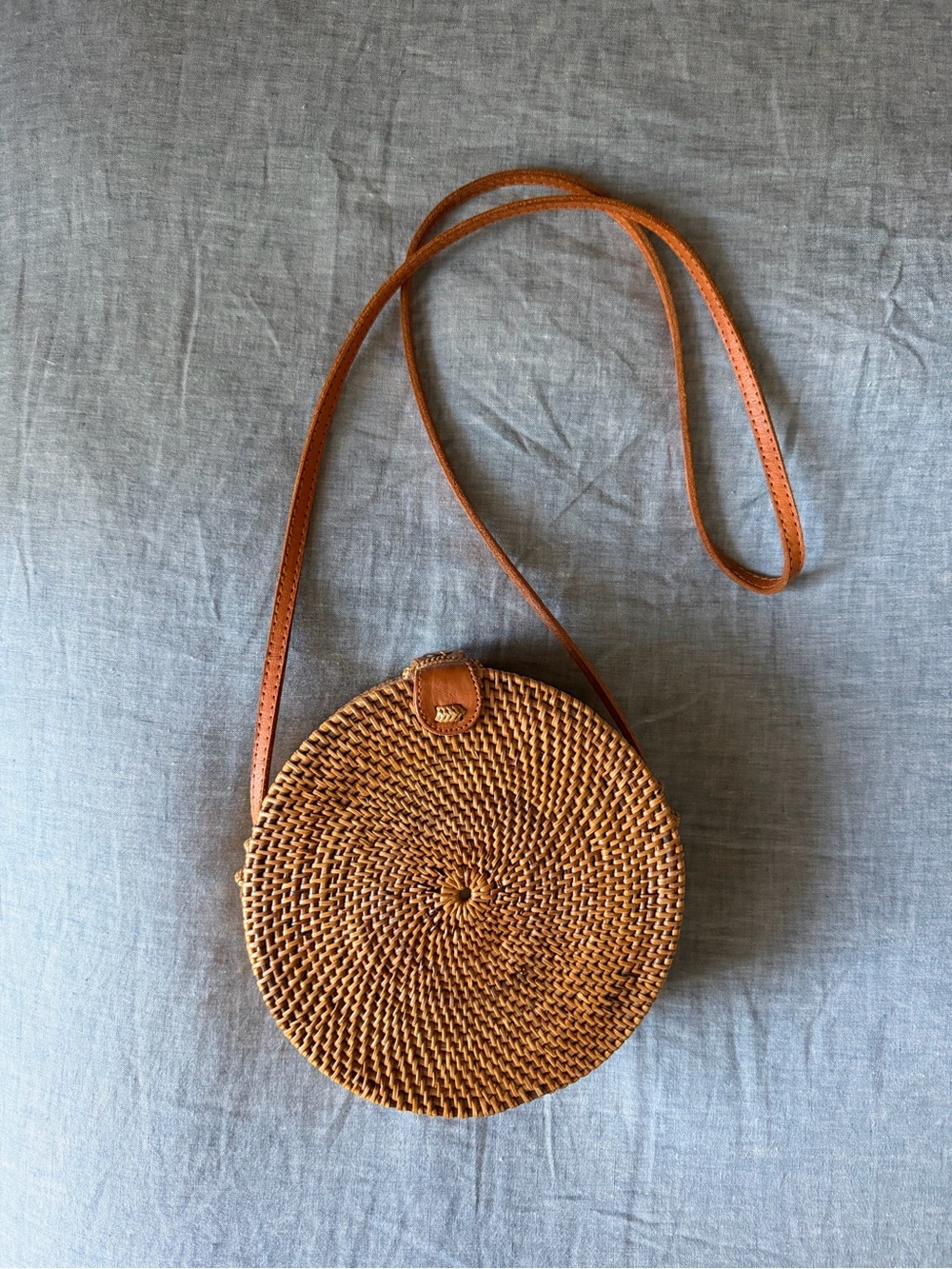 Straw Studios Round Woven Crossbody Bag in Brown